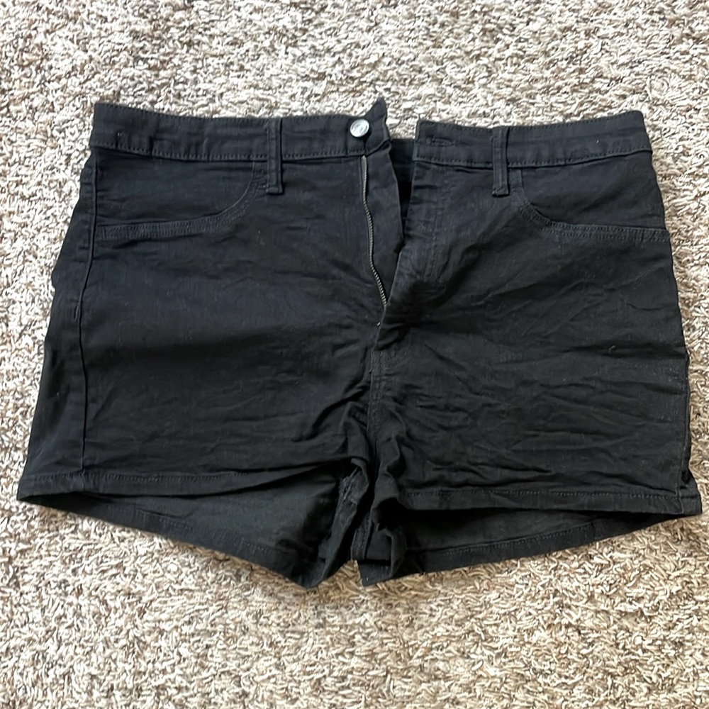 Like new black, high-waisted denim shorts